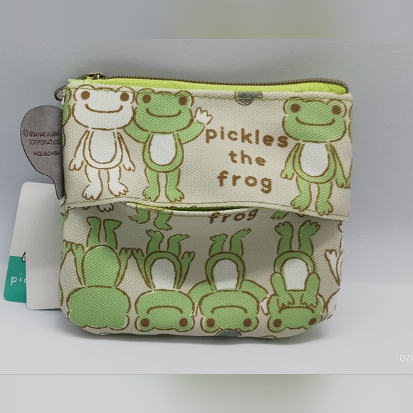 Pickles the frog tissues pouch / bag / purse - Picture 3 of 7